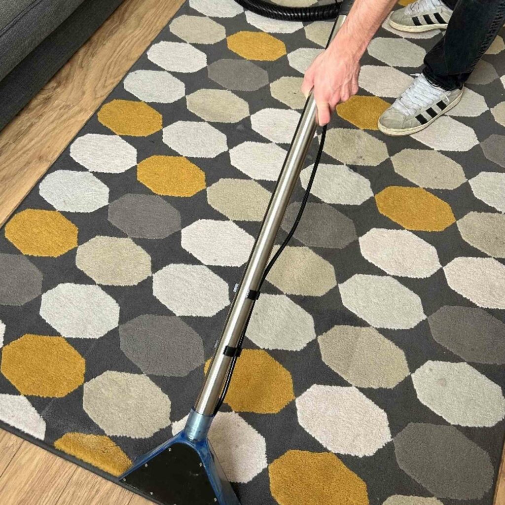 Shampouinage tapis d'un appartement